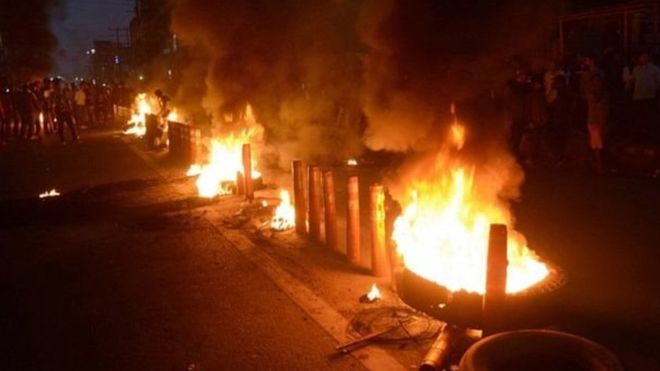 பற்றி எரிகிறது அசாம்: துப்பாக்கிச் சூட்டில் இருவர் பலி 2