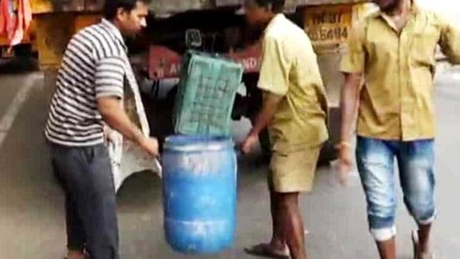 அரசு வேலை என்பதால் குப்பை அள்ளும் வேலையை பார்க்கும் கோவை எம்.பி.ஏ பட்டதாரி 8