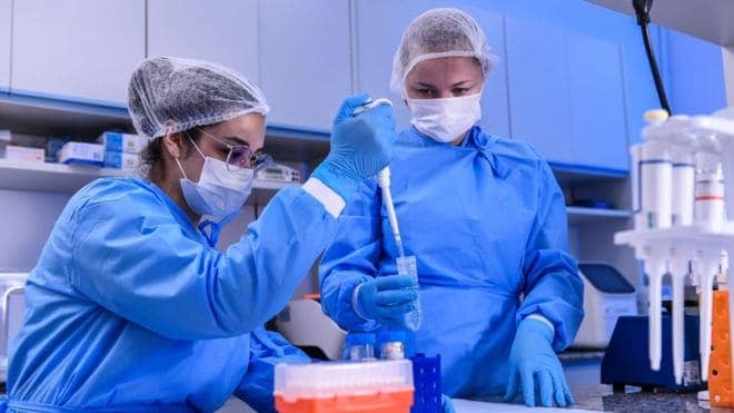 கொரோனா வைரஸ் தடுப்பு மருந்தினை பரிசோதனை செய்யும் நடவடிக்கைகள் பிரிட்டனில் ஆரம்பம் 1
