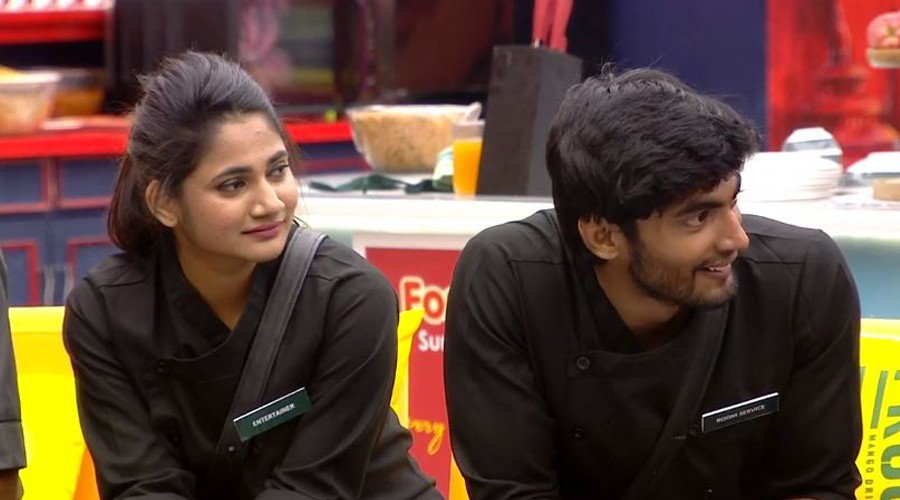 ஈழத்து அண்ணனை சந்தித்த பிக் பாஸ் லொஸ்லியா! மகிழ்ச்சியின் உச்சத்தில் ரசிகர்கள்... இணையத்தை கலக்கும் புகைப்படம் 7
