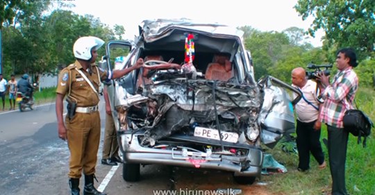 இன்று இடம்பெற்ற கோர விபத்து..! காணொளி 7