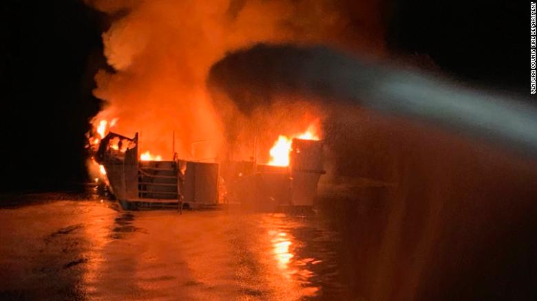 கலிபோர்னியாவில் படகில் தீ – 35 பேர் உயிரிழந்திருக்கலாம் என அச்சம் 8