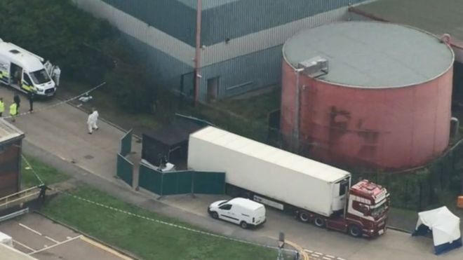 இங்கிலாந்து: கண்டெய்னரில் கண்டெடுக்கப்பட்ட 39 மனித உடல்கள் 30