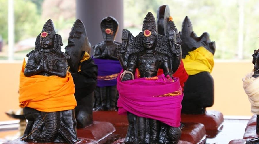 2020 சனி பெயர்ச்சியில் இந்த ராசிக்கு ஏழரை சனி! யாரை ஆட்டிப்படைக்க போகின்றார் தெரியுமா? என்னயெல்லாம் நடக்க போகுதோ? 3