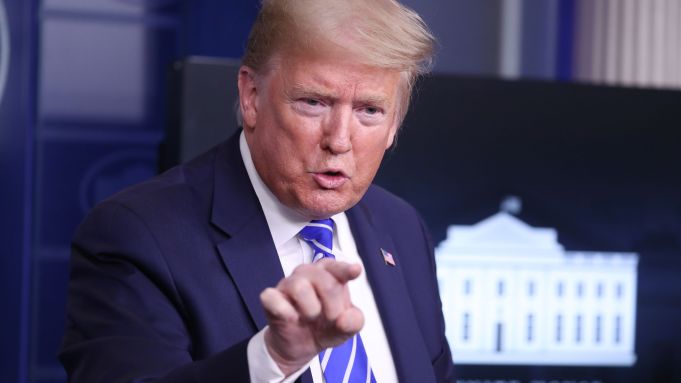 அதிசக்தி வாய்ந்த ஒளிகளை உடலுக்குள் செலுத்த வேண்டும் - அதிரடியாக டிரம்ப் தெரிவித்த மருந்து : மருத்துவர்கள் கொந்தளிப்பு 3