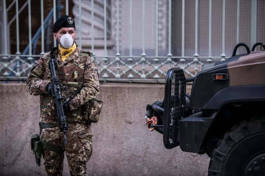 வைரசினால் பாதிக்கப்பட்ட நகரங்களை முடக்குவதற்கு இராணுவத்தை அழைத்தது இத்தாலி 2