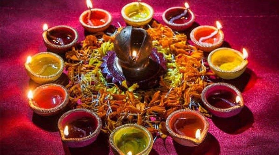 திருக்கார்த்திகை தீபம்!! வீடெங்கும் விளக்கேற்றினால் என்னென்ன பலன்கள் கிடைக்கும் என்று தெரியுமா? 1